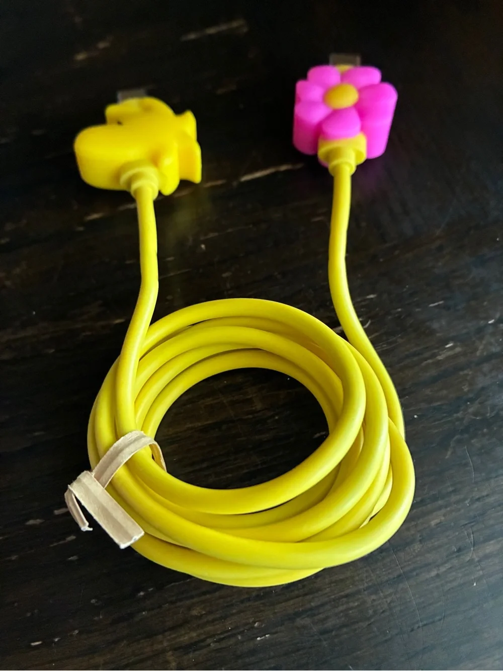 Peanuts Yellow USB-C Cable with Pink Flower Accent